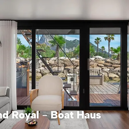 Boat Haus - Casas Flotantes Frente A Gibraltar Hotel La Línea de la Concepción Buitenkant foto