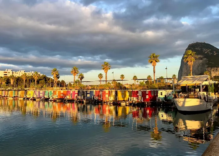 Boat Haus - Casas Flotantes Frente A Gibraltar